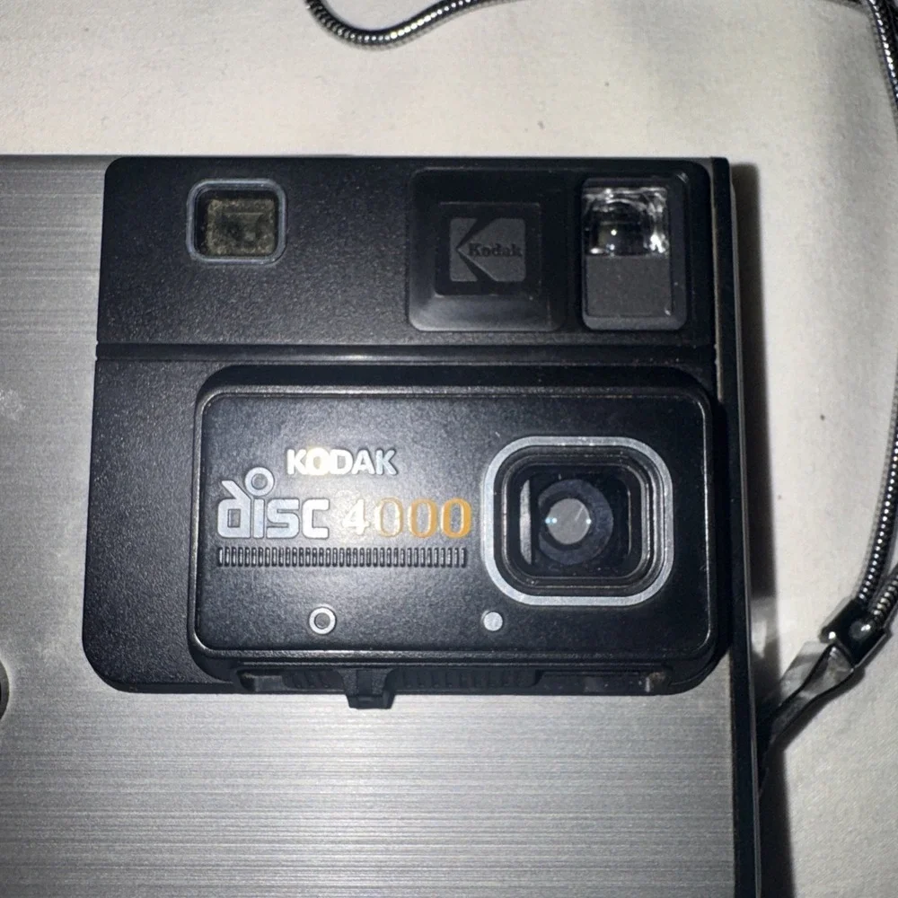 Vintage Kodak Disc 4000 Camera With Flash And Wrist Strap *Read*